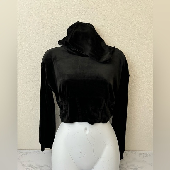 jolie & joy Tops - JOLIE & JOY Cropped Hoodie Sweater Womens L Velour Black Pullover Long Sleeve D2